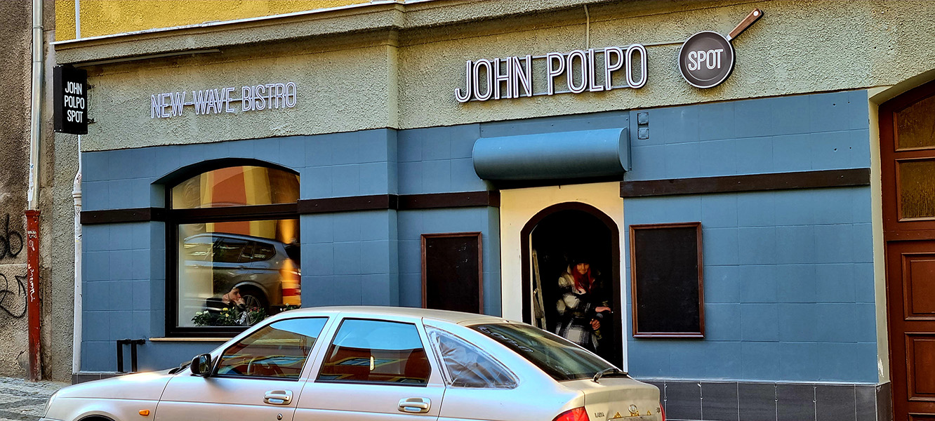 Branding provozoven John Polpo